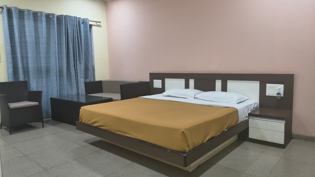 Executive Suite 2