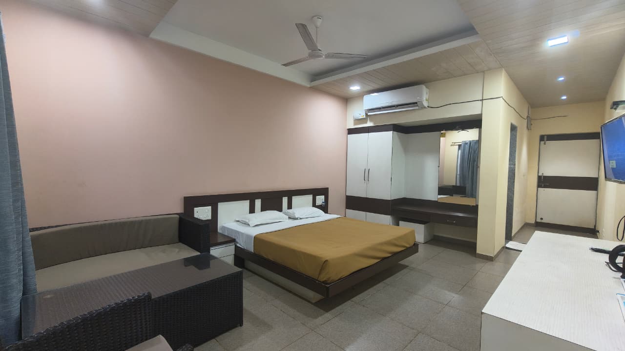 Executive Suite 3