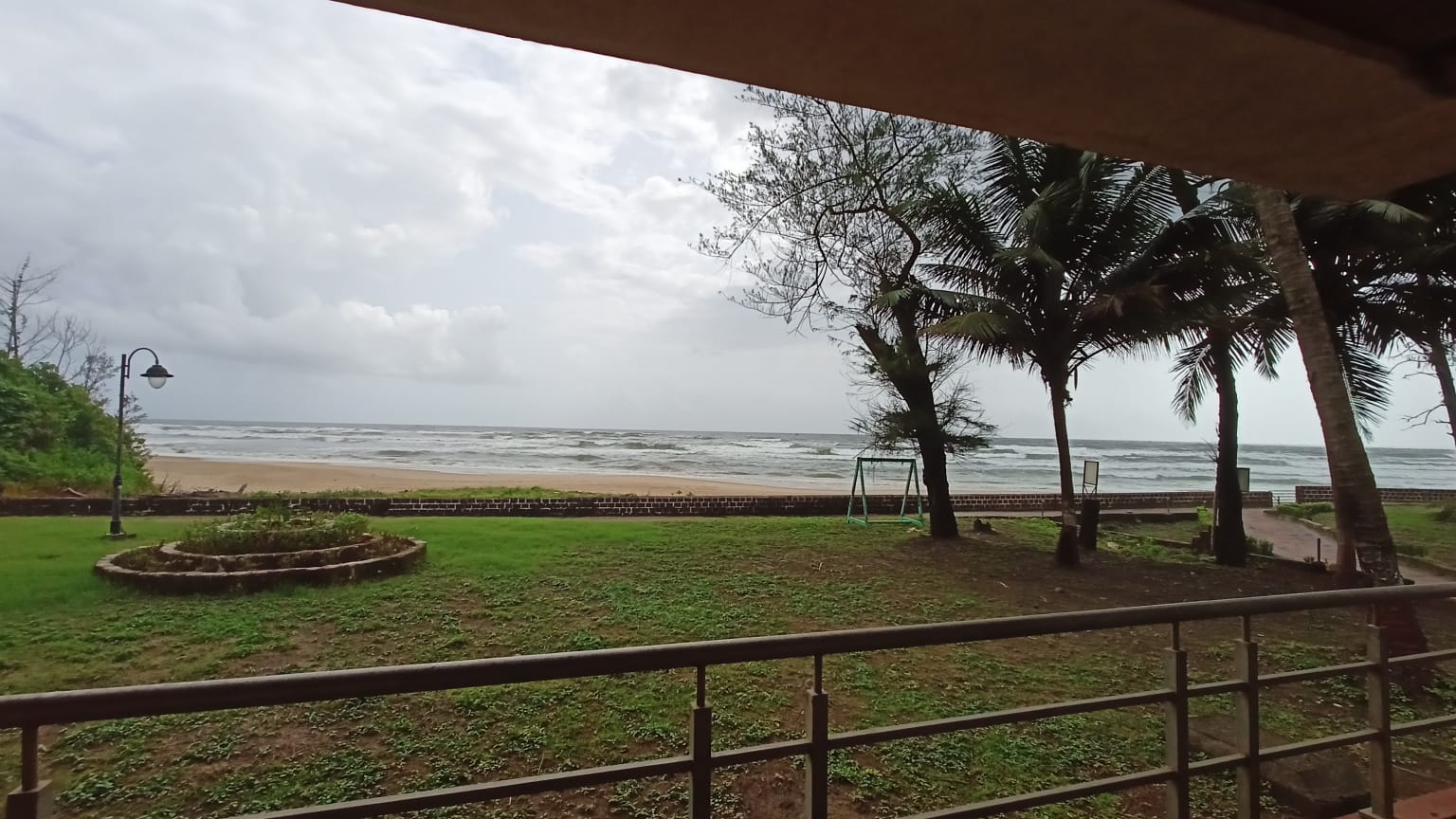 Premier Suite AC Sea View 3