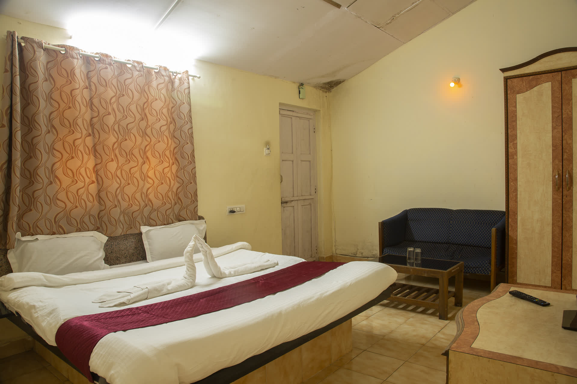Standard Room Non AC 4