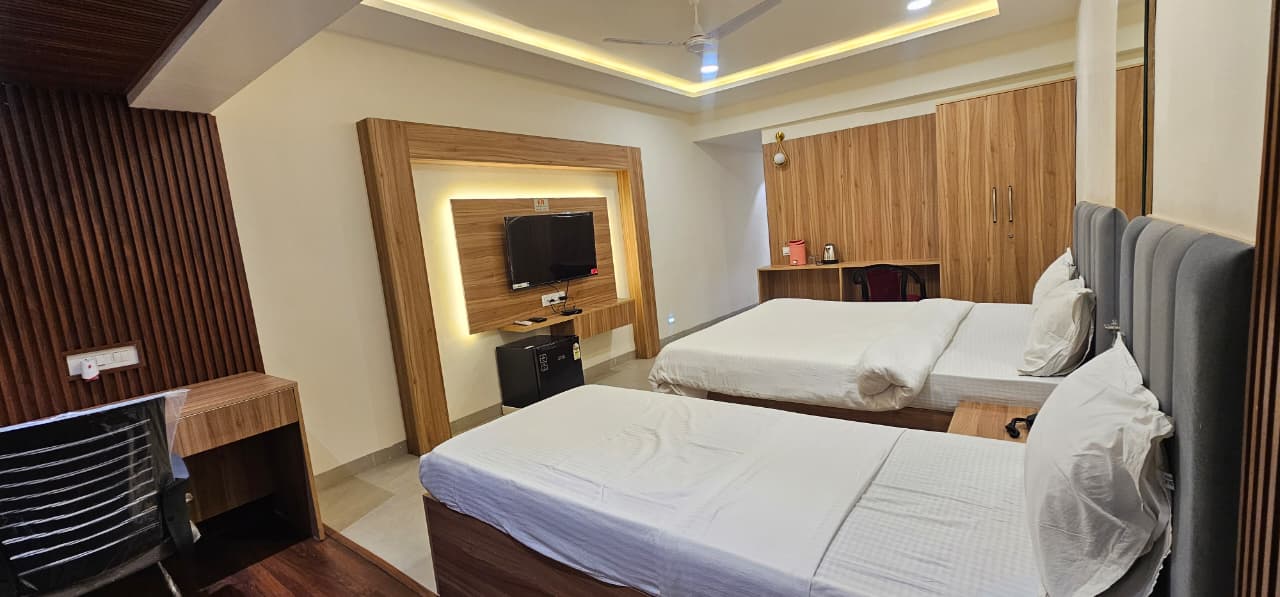 Executive Room AC (3 Beded) 2