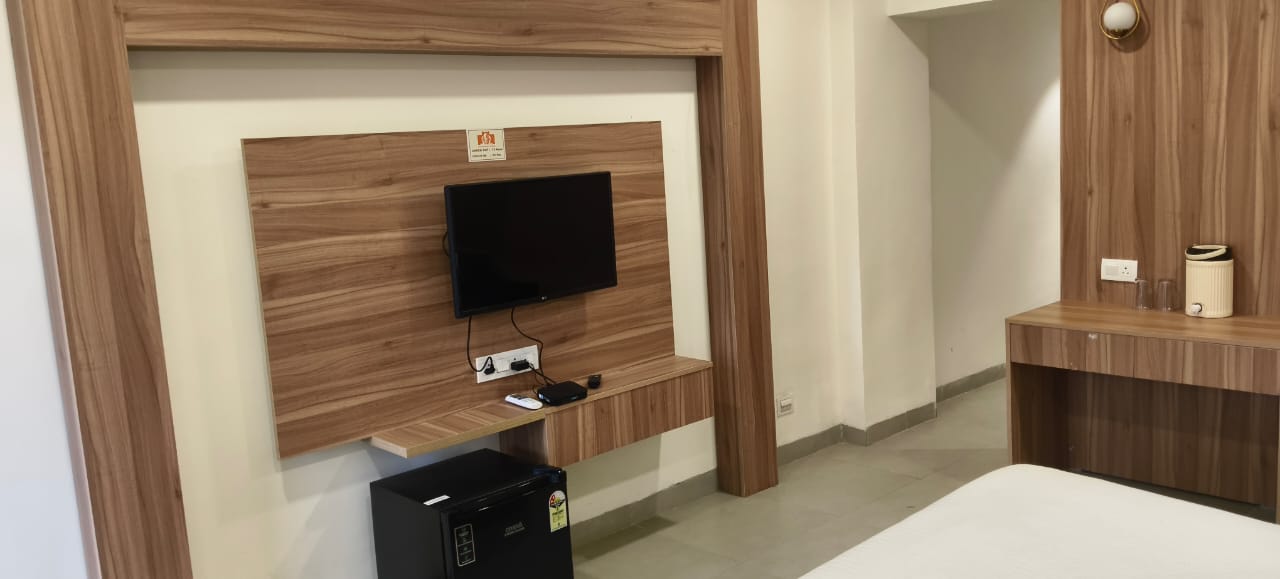 Premium Room AC ( With Balcony ) 3