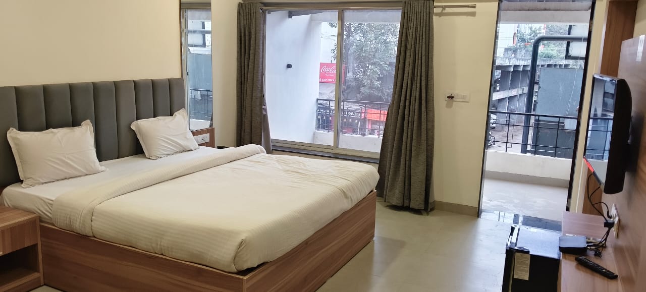 Premium Room AC ( With Balcony )