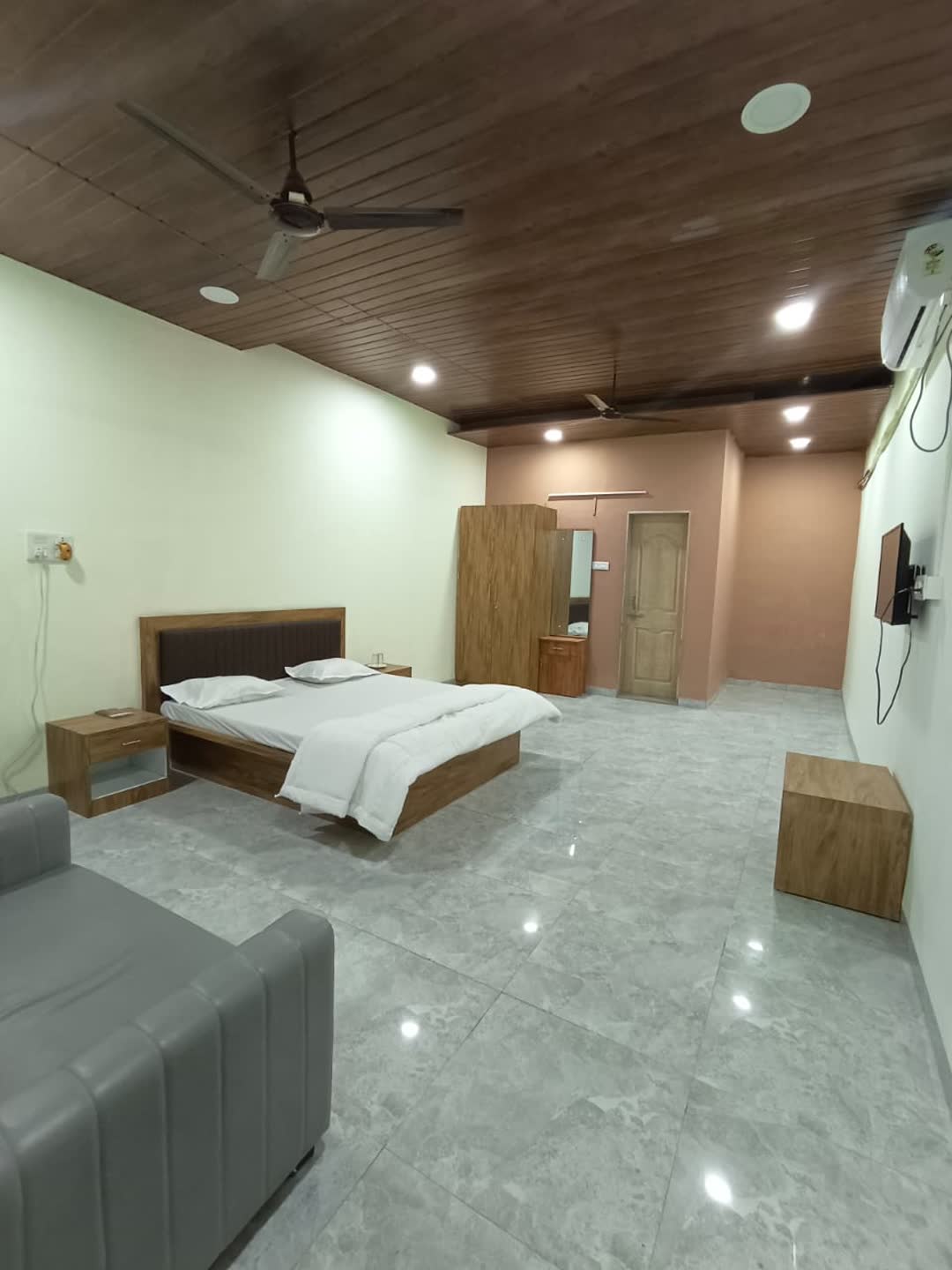 VIP Suite AC